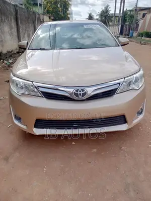 Toyota Camry Hybrid LE 2012 Gold