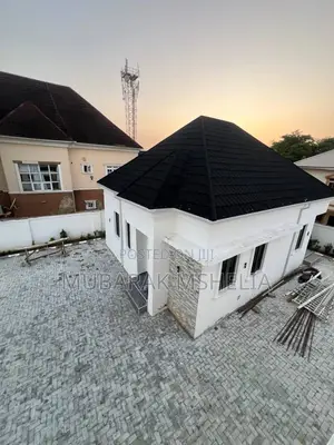 5bdrm Duplex in Gwarinpa for sale