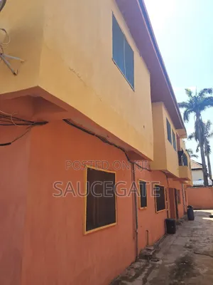 3bdrm Block of Flats in Site A, Satellite Town for sale
