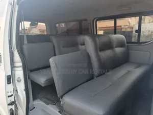 Rent Toyota Hiace 18 Seaters