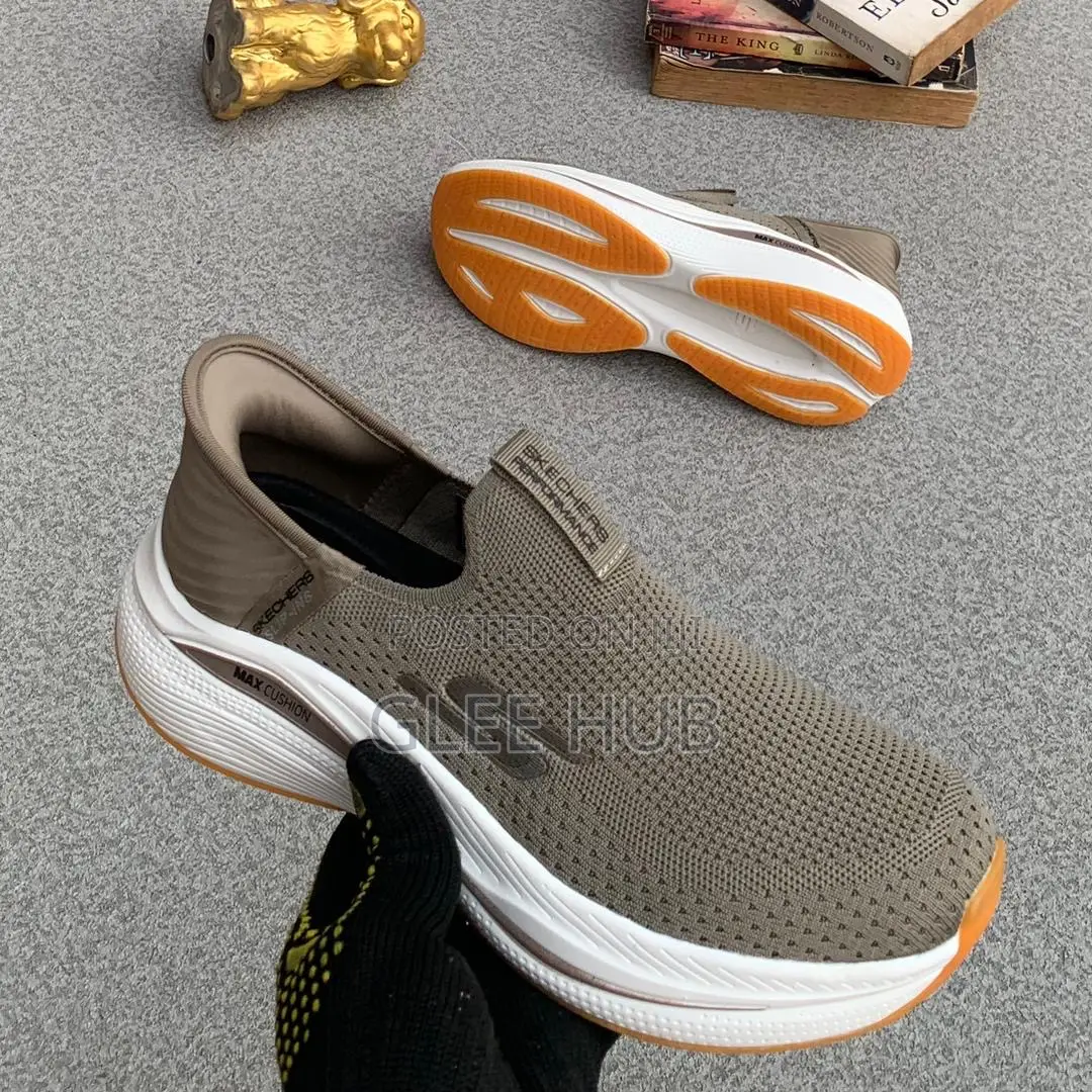 Sketchers Max Cushion Sneakers