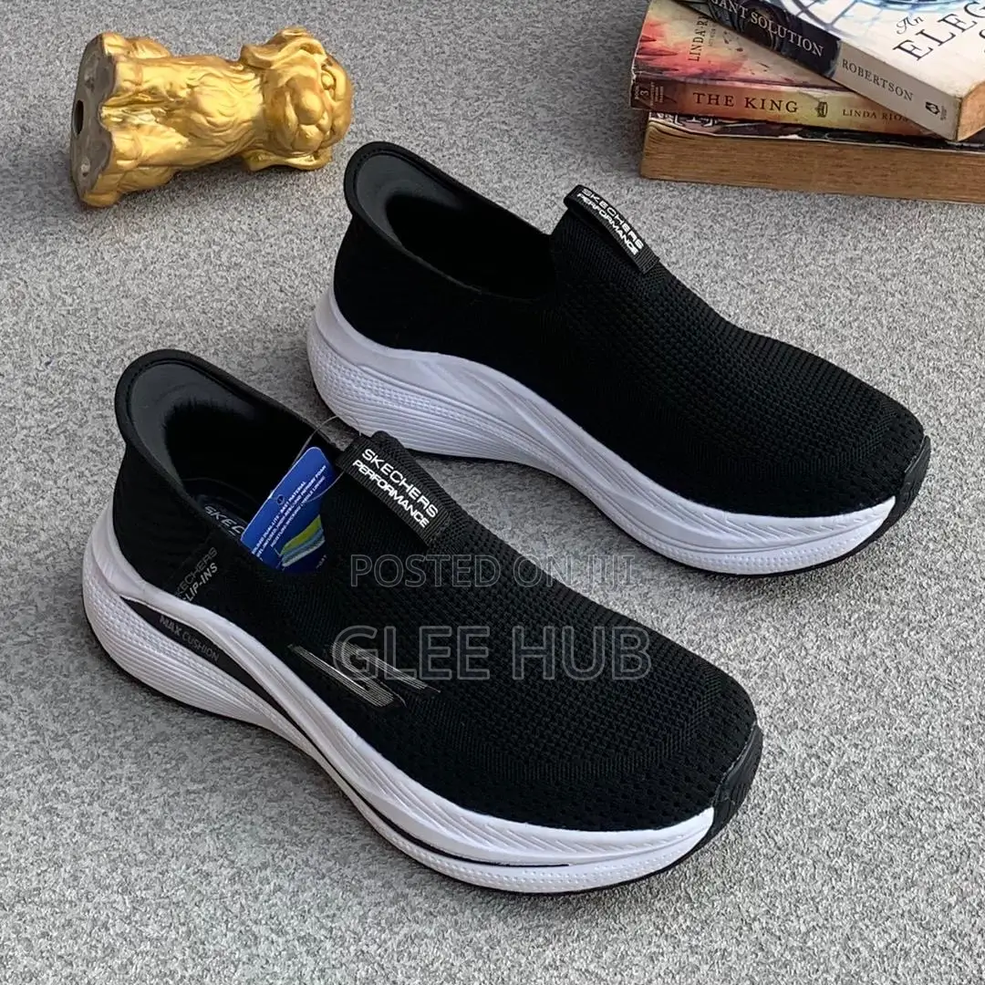 Sketchers Max Cushion Sneakers