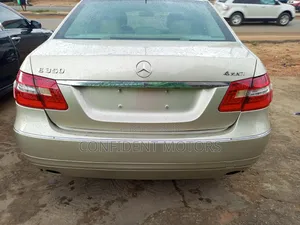 Mercedes-Benz E350 2010 Gold