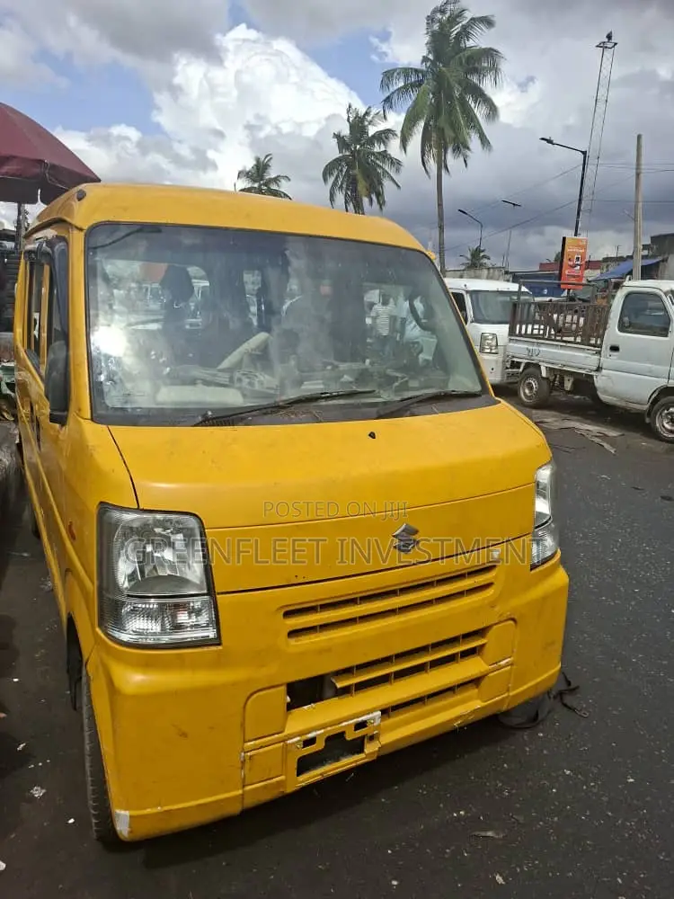 Suzuki Every 2012 Yellow