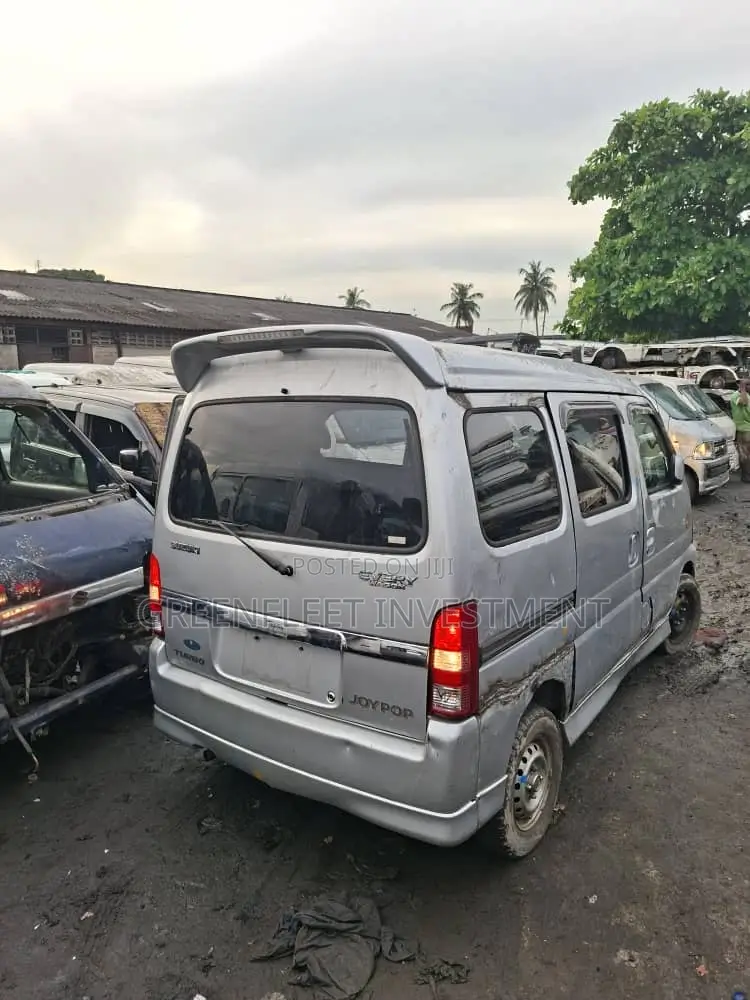 Suzuki APV Minibus 2008 Grey