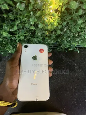 Apple iPhone XR 128 GB White