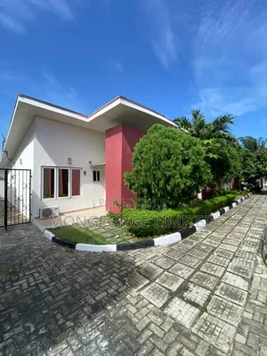 4bdrm Bungalow in Chevron for sale