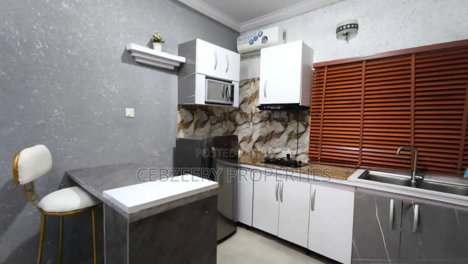 Exotic 1 Bedroom Easily Convertible