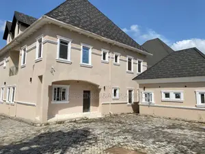 6bdrm Duplex in Apo District for sale