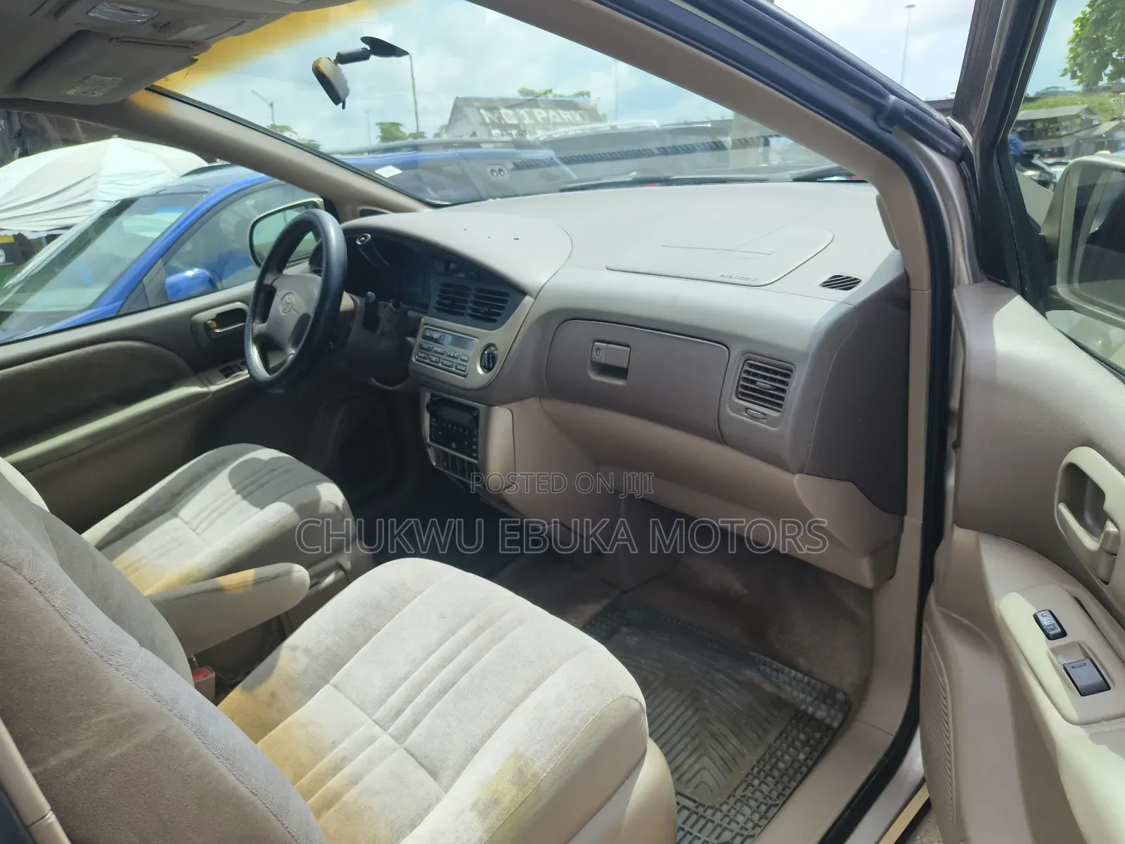 Toyota Sienna XLE 2002 Gold