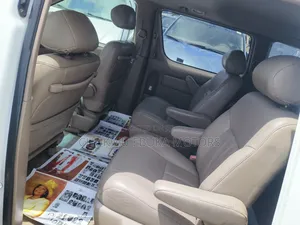 Toyota Sienna XLE & 1 hatch 2000 White