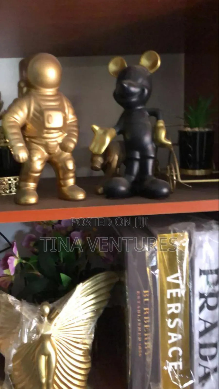Figuring and Statue