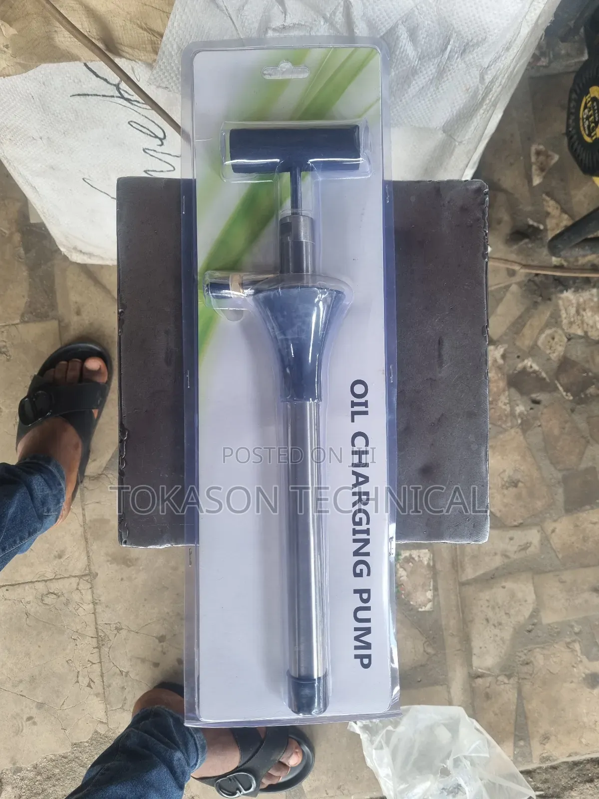 Oil Charging Pump,
