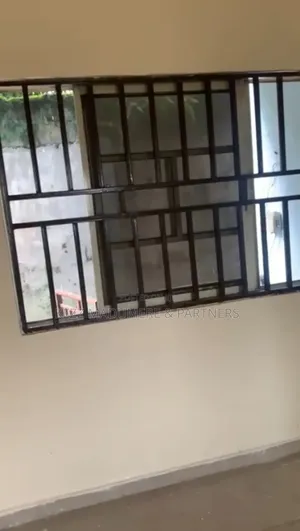 1bdrm Block of Flats in Iwofe Road Port for rent