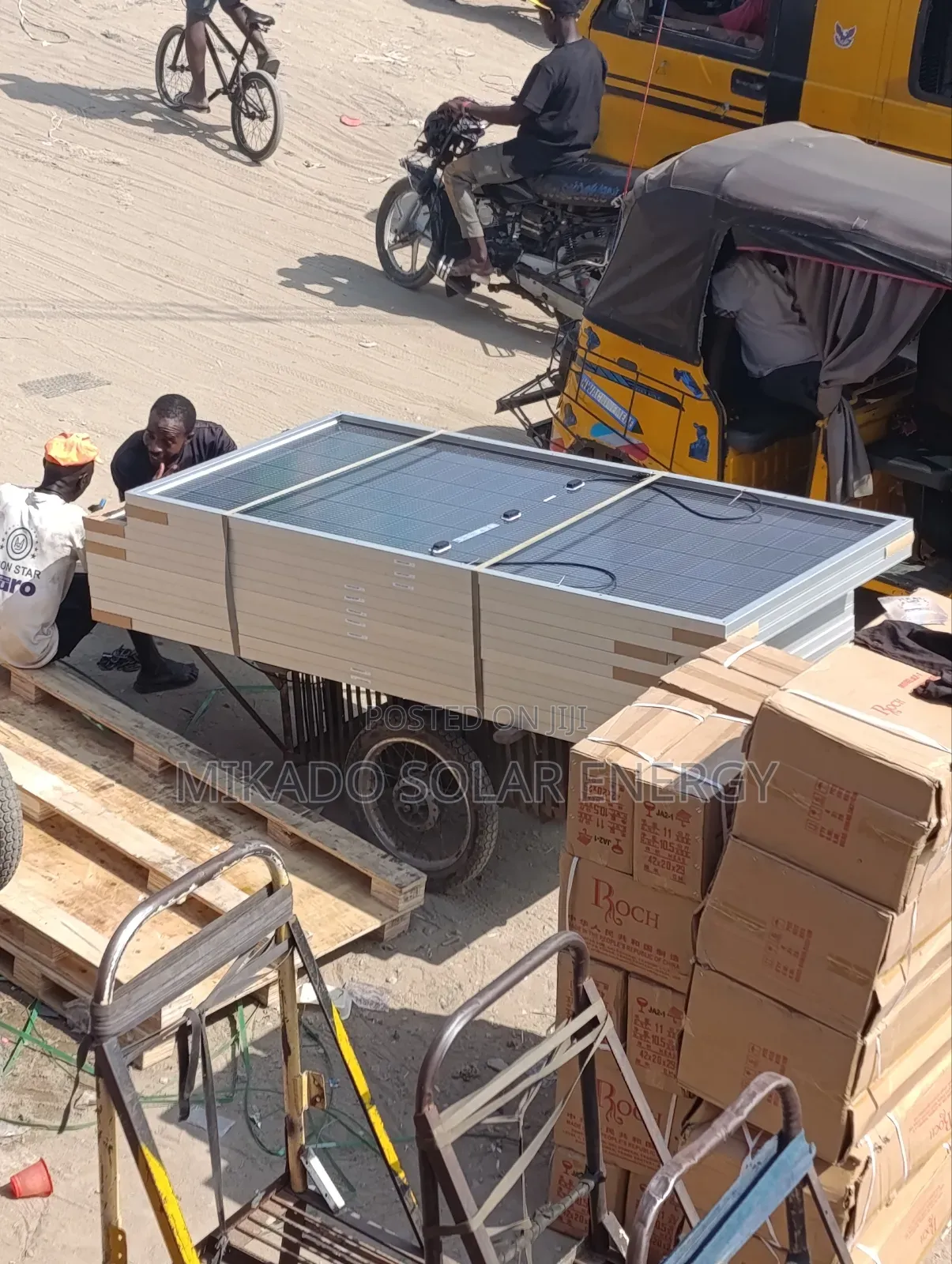 615w Jinko Bifacial Solar Panel – High Efficiency Maximum Output!