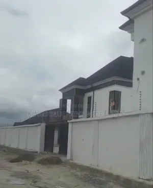 5bdrm Duplex in Udu Warri for sale
