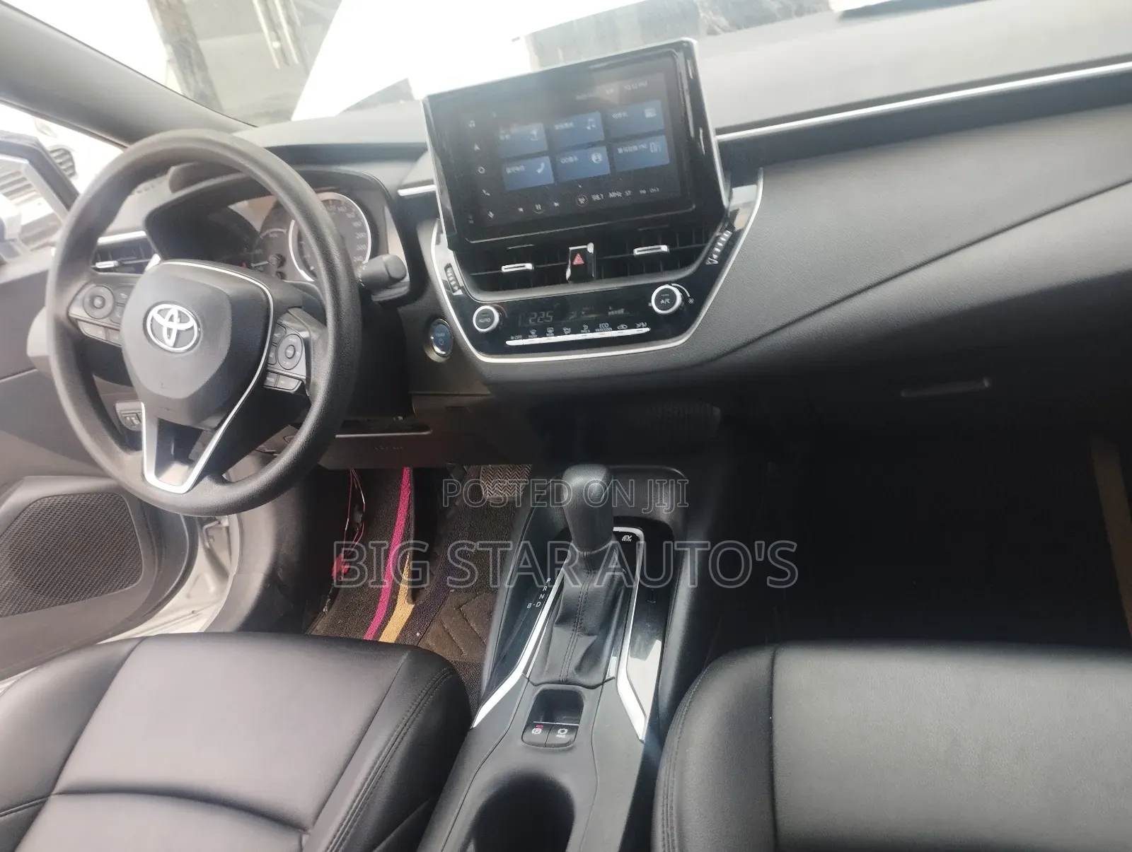 Toyota Corolla XLE 2020 Gray
