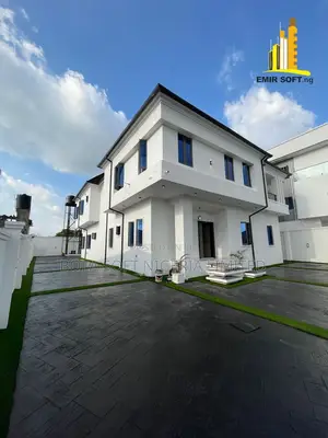4bdrm Mansion in Oluyole Estate for sale
