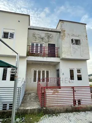 5bdrm Duplex in Belham Estate, Bunkoro for sale