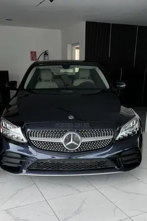 Mercedes-Benz C300 2020 Blue