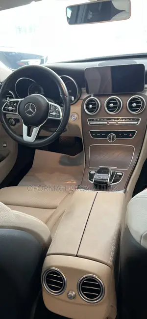 Mercedes-Benz C300 2020 Blue