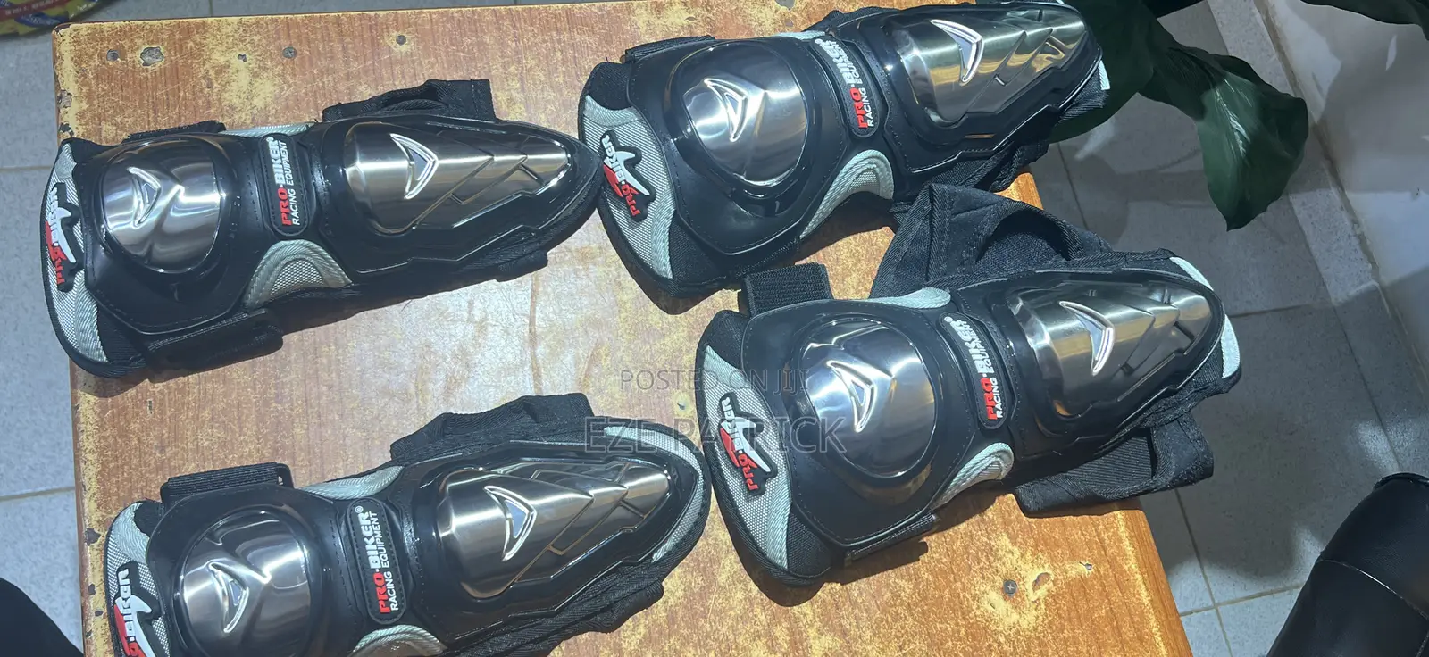 Pro-Biker Knee Guide