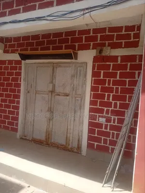 Commercial Shop