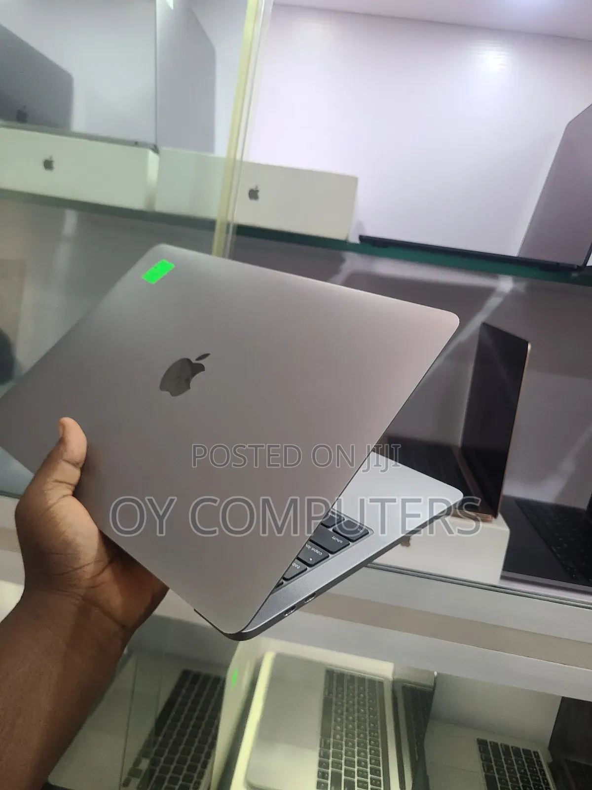 Laptop Apple MacBook Pro 2020 8GB Intel Core I5 SSD 256GB
