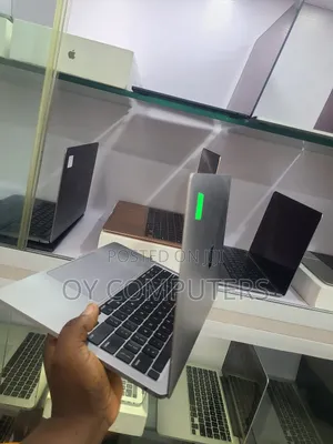 Laptop Apple MacBook Pro 2020 8GB Intel Core I5 SSD 256GB