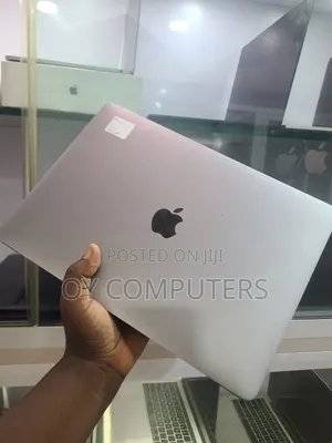 Laptop Apple MacBook Pro 2017 16GB Intel Core I7 SSD 256GB