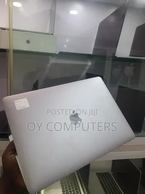 Laptop Apple MacBook Pro 2017 16GB Intel Core I7 SSD 256GB