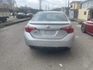 Toyota Corolla 2018 Silver