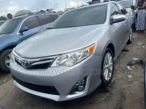 Toyota Camry XLE 4dr Sedan (2.5L 4cyl 6A) 2014 Silver