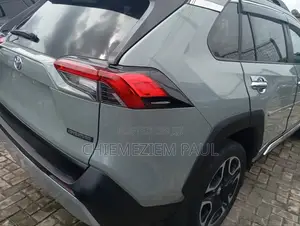 Toyota RAV4 Adventure AWD 2020 Green