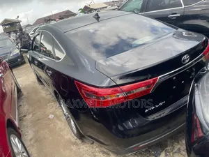 Toyota Avalon Limited Sedan FWD (3.5L 6cyl 6A) 2017 Black