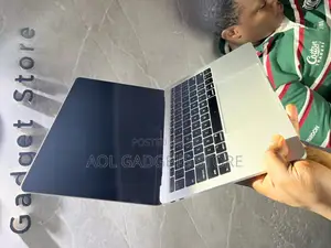 Laptop Apple MacBook Pro 2017 8GB Intel Core I5 SSD 128GB