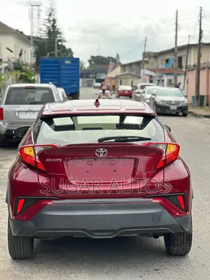 Toyota C-HR XLE FWD Sport Utility (2.0L 4cyl 2AM) 2018 Red