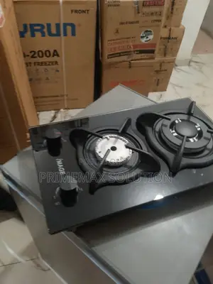 Efficient Twin Burners in a 70cm Built-in Hob
