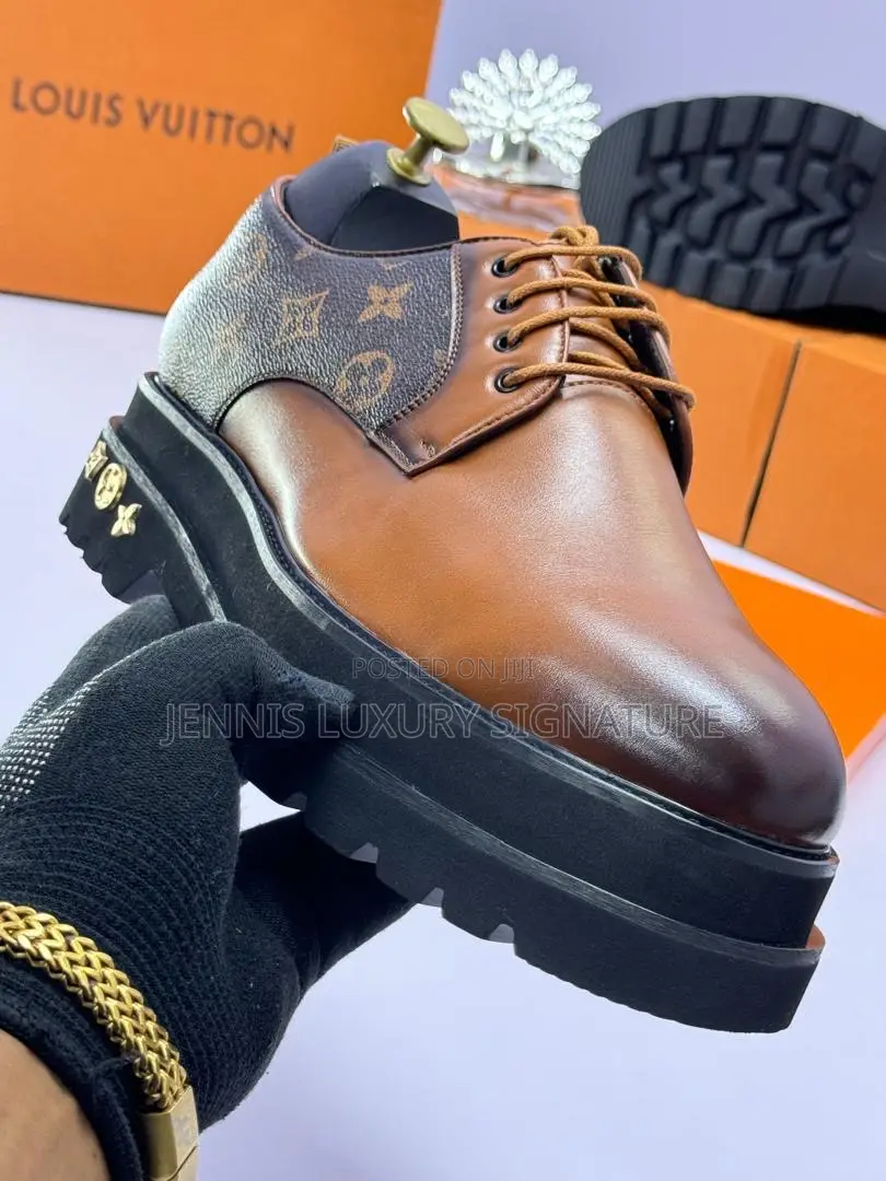 Lv Double Sol Cooperate Shoes