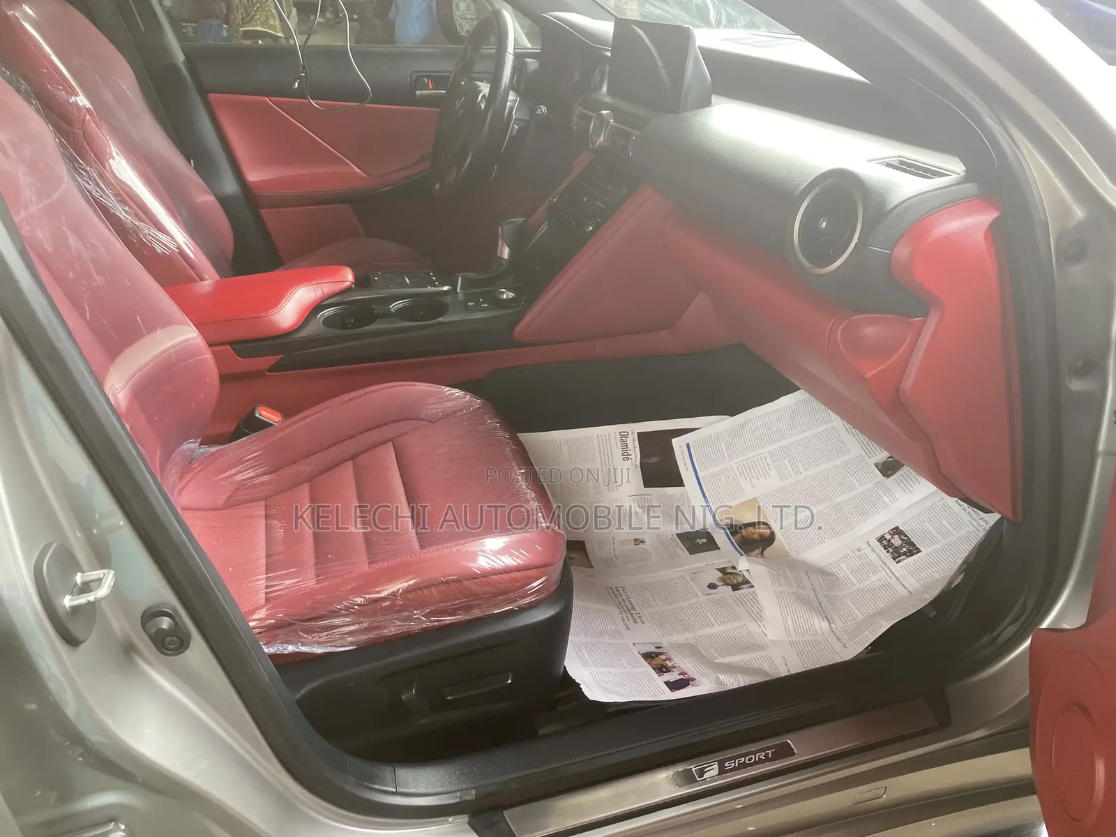 Lexus IS 300h 4WD 2021 Gray