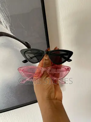 Trendy Kids' Cat-Eye Sunglasses | Uv Protection | Black Glitter Pink