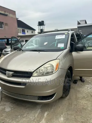 Toyota Sienna 2006 Gold
