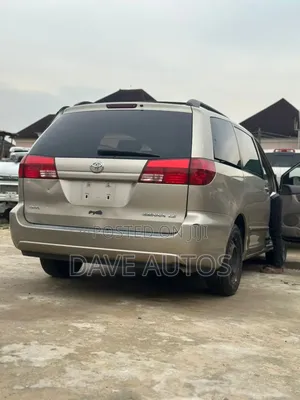 Toyota Sienna 2006 Gold