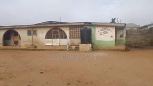 5bdrm House in Solomon Lemon Ogijo, Ita Oluwo for sale