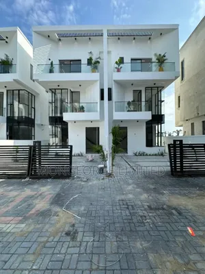 4bdrm Duplex in Chevron for sale