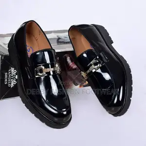 Vangelo Black Shoe – Sleek, Versatile, and Built to Last