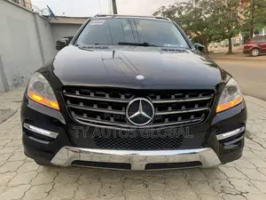 Mercedes-Benz M Class ML350 4MATIC 4dr SUV AWD (3.5L 6cyl 7A) 2014