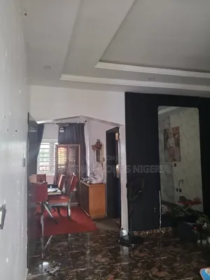 3bdrm Block of Flats in An Estate At Lakowe for rent