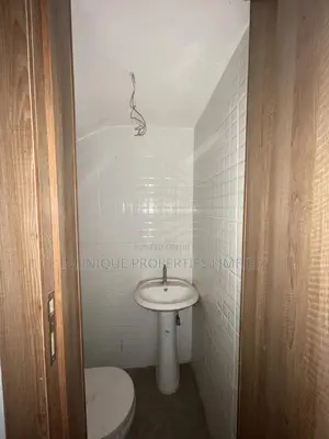 4bdrm House in Millenium Estate, Phase 1 / Gbagada for sale