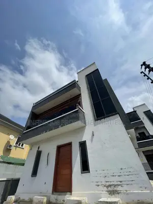4bdrm House in Millenium Estate, Phase 1 / Gbagada for sale